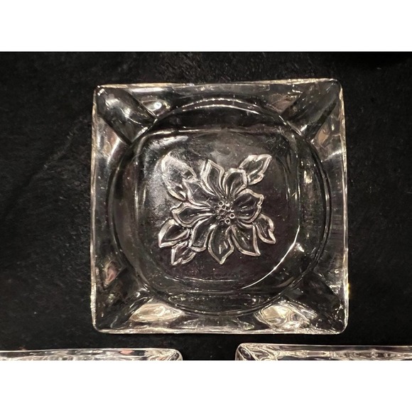 Square Glass Ashtrays - set of four - Picture 5 of 10